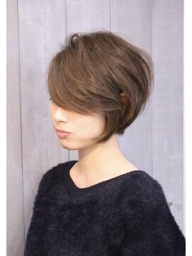ユニ (UNI) 前髪長めスウィングショート