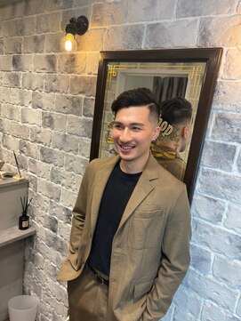 ミリオンバックス 御徒町店(Million Backs) ツーブロックマッシュ/スキンフェード<理容室>[メンズ/御徒町]