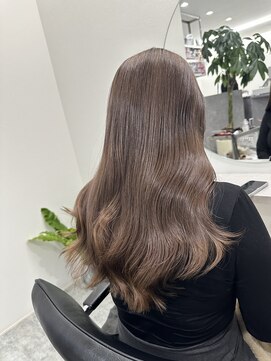 トイロ(toiro) 艶のあるミルクティーベージュ