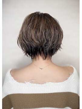 エル(elle) ショートウルフ、ハイトーン、レイヤーボブ  20代30代40代錦糸町
