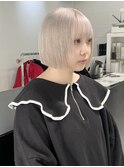 ブロンドケアブリーチハイトーン前下がりボブぱっつん前髪小顔