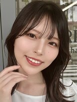 レヴィア(REVIA)&nbsp;顔まわりレイヤースタイル前髪カット巻き髪