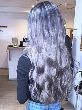 ブレイズヘアー(BLAZEhair) 【ギャルに人気】ホワイトシャドールーツ×ブリーチ2回