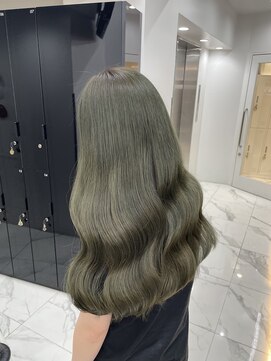 ラピス 渋谷本店(Lapis) オリーブカラー/ホワイトグレージュ/ミニウルフ