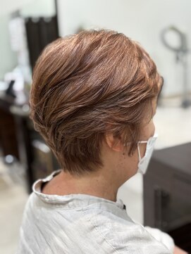 プランタンシエル(printemps CIEL) 癖を生かしたショート×明るい白髪染