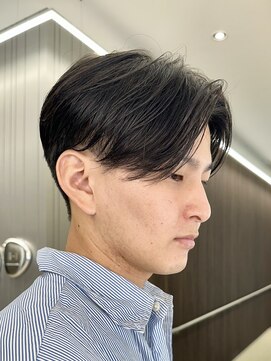 カルム(kalm) 毛流れセンターパートニュアンスパーマカルマヘアメンズパーマ