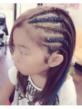 ビューティーサロンワタナベ 本店 ストレートコーンロウ