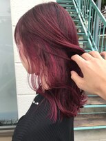 ホワイト(WHITE HAIR@NICOLA)&nbsp;ピンクレッドハイライトカラーデザインカラー派手可愛スタイル