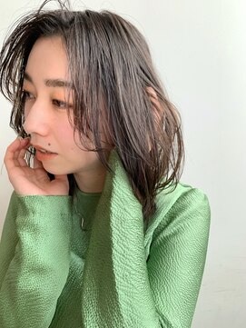 イコル(ikoru) ミディ ロブ グレージュ  30代 40代 代官山 中目黒