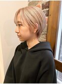 ホワイトベージュ 丸みショート ハイトーンカラー