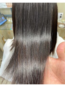 ヘアープロデュース フルブルーム うる艶ストレート(髪質改善・縮毛矯正)20・30代