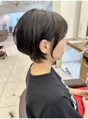 くせ毛さんでもバッサリくびれショート