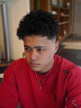 メリケンバーバーショップ コウベ(MERICAN BARBERSHOP KOBE) オールバックパーマa