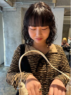 ハマモト 重ためバングとボリュームパーマ