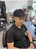 スキンフェードツーブロックツイストスパイラルメンズ短髪