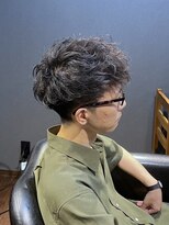 ビーダンディー(Bee dandy)&nbsp;ビジネスツーブロックショート フォワードフェザーパーマ