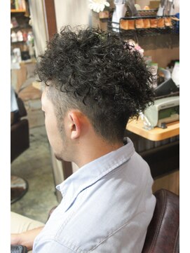 オーバーキャプテンネイキッド(OVER CAPTAIN NAKED) 2ブロカーリーパーマ