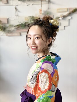 ヘアセットサロンエッジ(Edge) 袴女子の街歩きフォトヘアセット