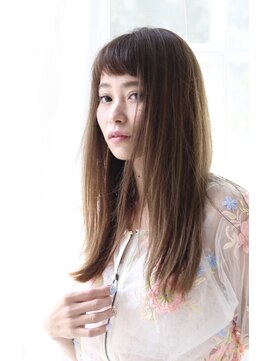 ネオリーブルカ 御茶ノ水店(Neolive Luca) ３０代、４０代大人女性に人気明るめ白髪染めストレートスタイル