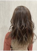 透明感ベージュ