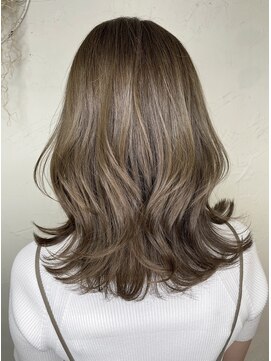 ミレバイジェニー (mirae by geny) ローレイヤーくびれヘアーカーキグレージュS