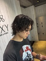 波巻きスパイラルパーマセンターパートウルフ縦落ちパーマ新宿