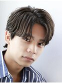 センターパートニュアンスパーマコンマバング刈り上げショート