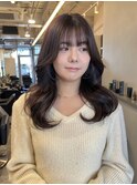 大人可愛いくびれ顔まわりレイヤーロング艶暗髪 渋谷表参道