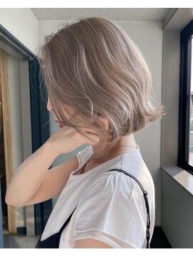 ロワンバイアルティナ 横須賀中央店(Rowan by artina) ペールベージュ_ ホワイトグレージュ