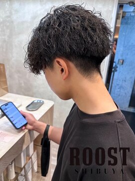 ルースト 渋谷店(ROOST) MEN’S/サーフカール/刈り上げセンターパート/髪質改善/渋谷