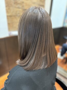 イサ 大口店(ISA)の写真/明るめの白髪ボカシもしっかり染めたい方もノンダメージ施術で短時間で艶のあるカラーをご体験ください