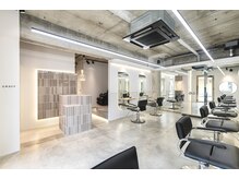 グラフ 鎌倉(GRAFF)の雰囲気（全席タブレット完備で広々とした店内は落ち着く空間に）
