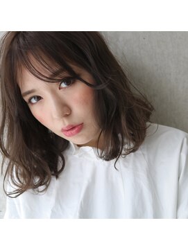 ヴェイン(VEIN) VEIN【青山】　グレージュカラー　ハイライト　ミディアム