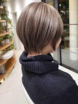 シャンプー 本店(SHAMPOO) 立体感くびれショートボブ×ハイライトカラー