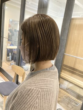 ネウィ 京橋(newi) 【uta*_girls】 tomomi 切りっぱなしボブ×ベージュ