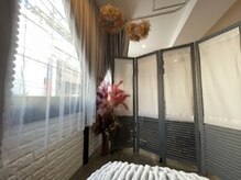 周りも気にせずにゆったり過せる・丁寧な施術を致します