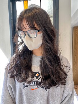 フランチェスカ(Francesca) レイヤーロング　暗髪カラー　ネイビーグレージュ