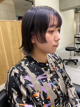 フイ(HUI) くびレイヤーエモージュ小顔カットシースルーバング大人ガーリー