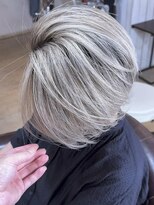 ブレイズヘアー(BLAZEhair)&nbsp;【人気スタイル】ホワイトショートバレイヤージュ×ブリーチ３回