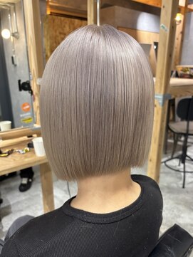 ホワイトハイトーン×ボブ