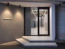 ウースス バイ リム((USUS byLIM))の雰囲気（駐車場も店前９台完備☆）