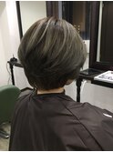 プラチナアッシュショートボブ