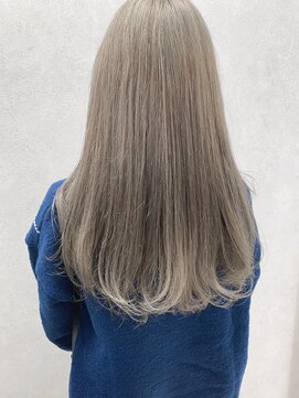 リリー(Lilley) 【lilley 高田彩乃】オルチャン風☆スーパーベージュ(天神/今泉)