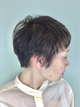 トレパルッキエーレ(tre parrucchiere) ［-tre-］レディースベリーショート