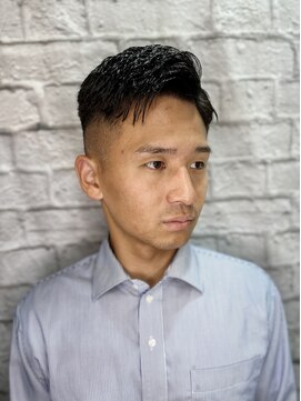 グレイスフルバーバー 赤坂見附店 ビジネスヘア×7.3フェード【赤坂/理容室/美容室】