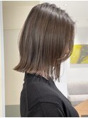 結べるボブベージュカラー外ハネボブミディアムボブアッシュ