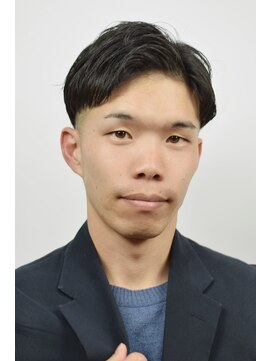 クオンヒール(QUON HEAL) 七三アップバングニュアンスパーマテーパーフェードｎ