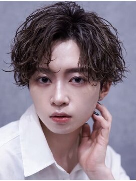 アイトーキョーシエル 横浜(AI TOKYO Ciel) 波巻きパーマシャドウパーマ/センターパート/横浜駅