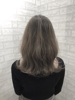 ジーナ 船橋(Zina)&nbsp;オトナ女子ツヤ髪アッシュカラーふんわりミディシースルーバング