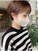 ショートヘア。